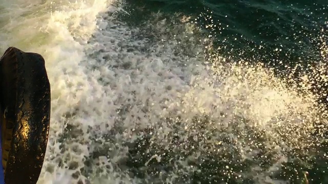 海水飞溅视频素材