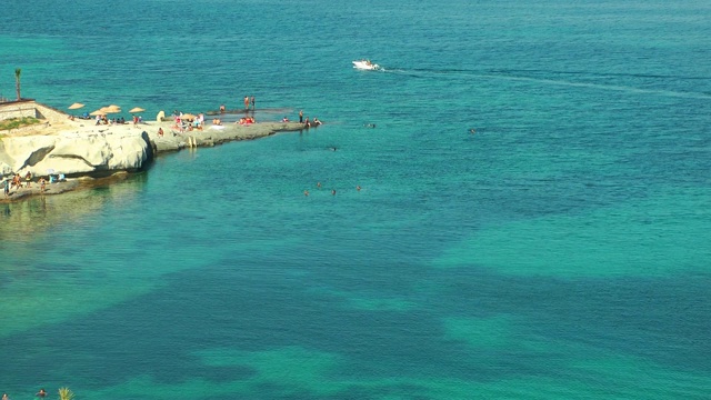 海滨海滩海景假日概念视频素材