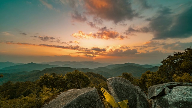 夕阳下的康法山时光流逝，泰国清迈视频素材