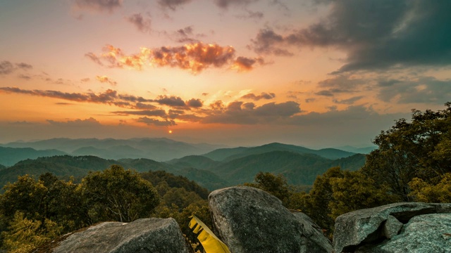 夕阳下的康法山时光流逝，泰国清迈视频素材