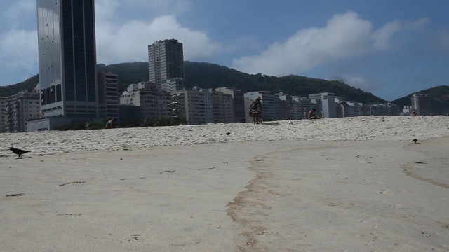 巴西科帕卡巴纳海滩里约热内卢的日常生活视频素材