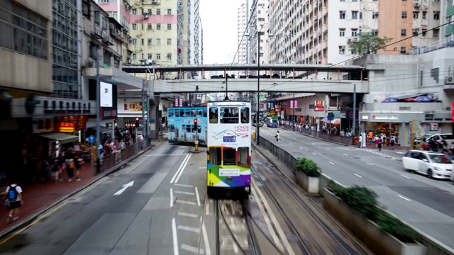 香港、电车街及城市大厦、白天风景视频素材