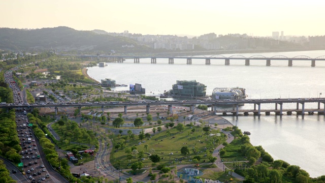 观景浮岛和奥运公路在首尔视频素材