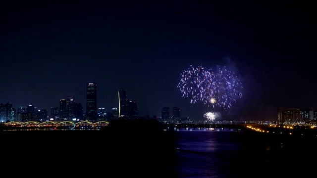 焰火节和汉江大桥夜景视频素材