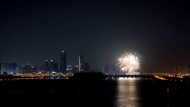 焰火节和汉江大桥夜景视频素材