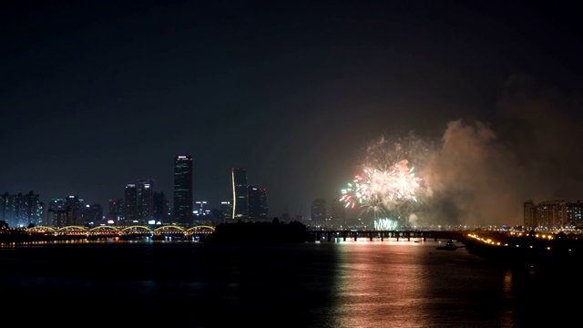 焰火节和汉江大桥夜景视频素材