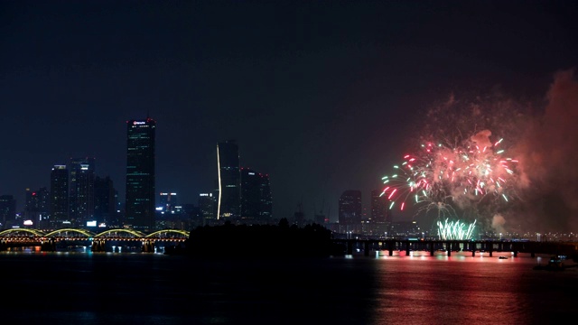 焰火节和汉江大桥夜景视频素材