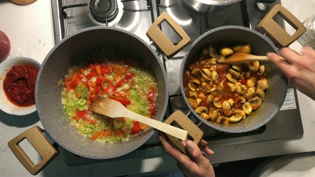 女人准备食物的特写镜头视频素材