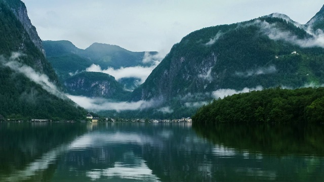 4k时代的哈尔斯塔特山村风景名胜区视频素材