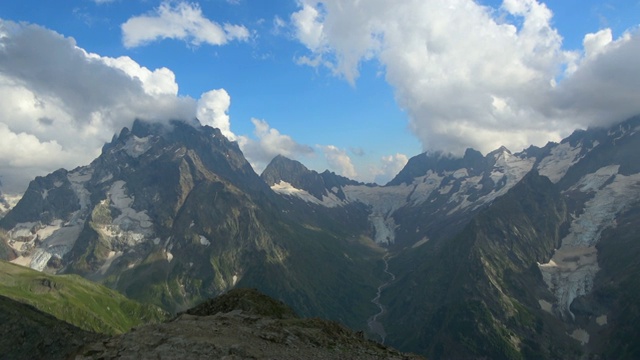 在东白山，高加索，俄罗斯，欧洲国家公园观赏山景视频素材