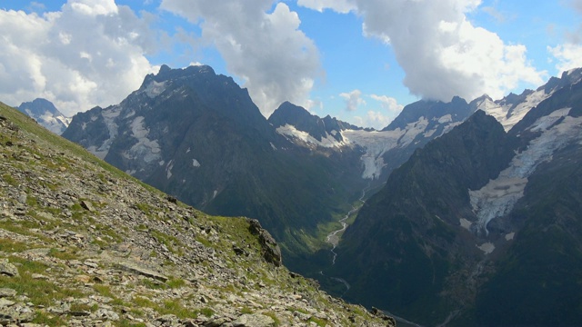 在东白山，高加索，俄罗斯，欧洲国家公园观赏山景视频素材