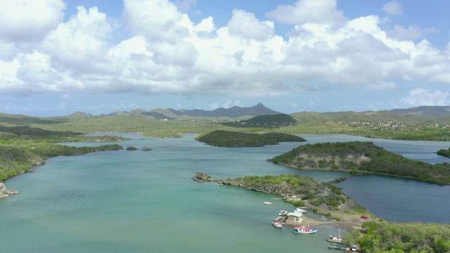 鸟瞰图的圣玛莎湾和加勒比海库拉索岛视频素材