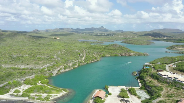 鸟瞰图的圣玛莎湾和加勒比海库拉索岛视频素材