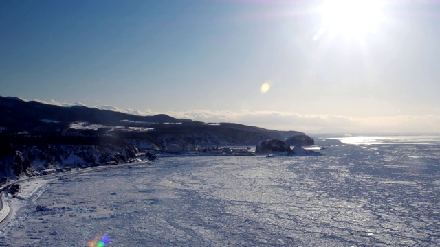 浮冰和鄂霍次克海(知床国家公园)，北海道，日本。视频素材