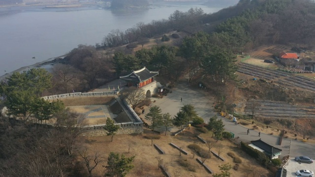 仁川江华岛Gwangseongbo炮台鸟瞰图(江华岛最好的景点之一)视频素材