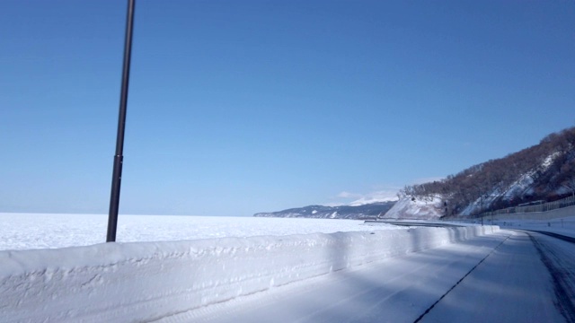 窗外的北海道雪景(知床国家公园)视频素材