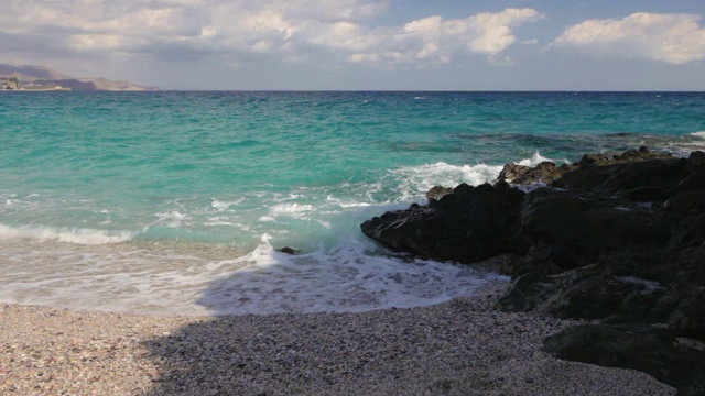 美丽的Los Muertos海滩，在Cabo de Gata-Níjar自然公园，西班牙视频素材