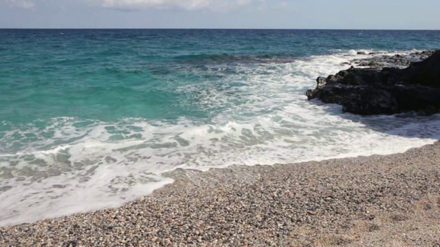 美丽的Los Muertos海滩，在Cabo de Gata-Níjar自然公园，西班牙视频素材