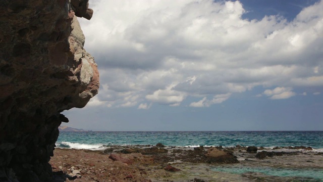 美丽的Los Muertos海滩，在Cabo de Gata-Níjar自然公园，西班牙视频素材