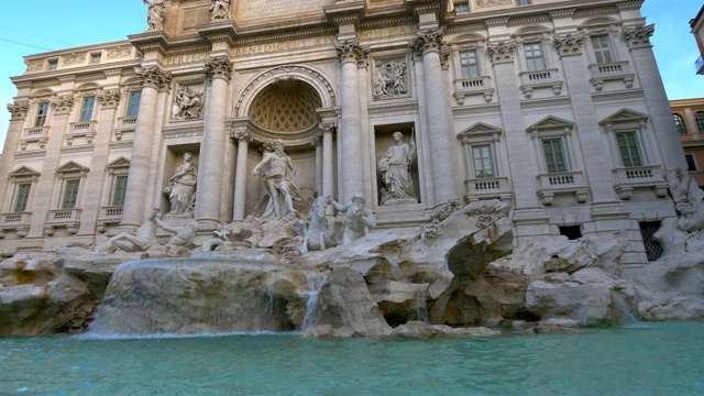 意大利罗马特莱维喷泉(Fontana di Trevi)。万向节,4 k视频素材