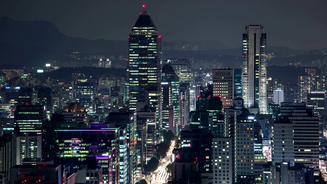 夜景的德黑兰道路和Yeoksam-dong在首尔视频素材