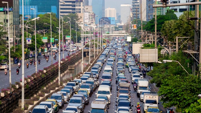 时间流逝泰国曼谷市内道路上的交通状况。视频素材