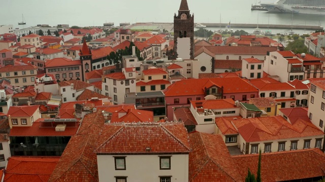 Funchal，马德拉，葡萄牙城市景观。视频素材