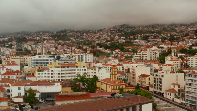 Funchal，马德拉，葡萄牙城市景观。视频素材