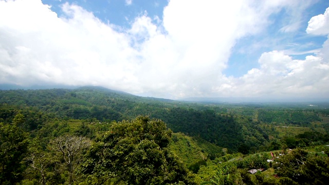 从印尼巴厘岛的一座山上俯瞰视频素材