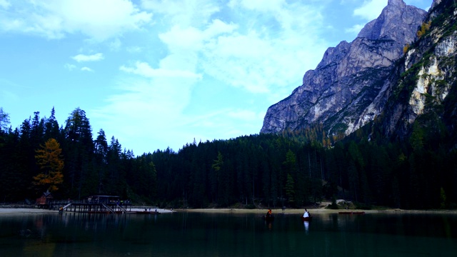 意大利Dolomites的Braies湖的时间流逝视频素材