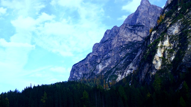 意大利Dolomites的Braies湖的时间流逝视频素材