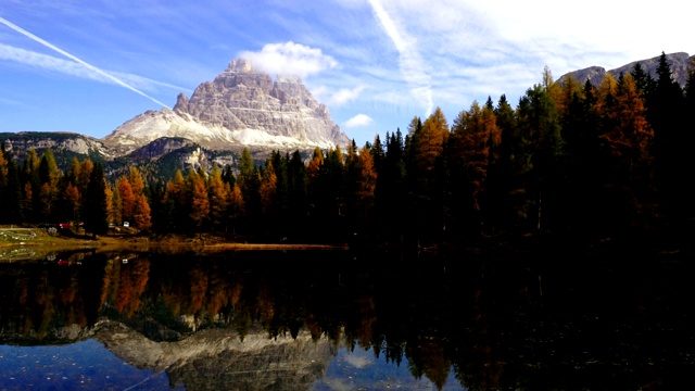 意大利Dolomites的安托诺湖的时间流逝视频素材