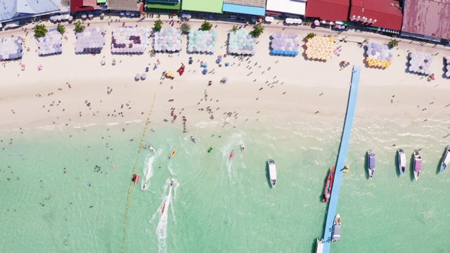 鸟瞰图海滩与美丽的海在Koh larn岛在芭堤雅市视频素材