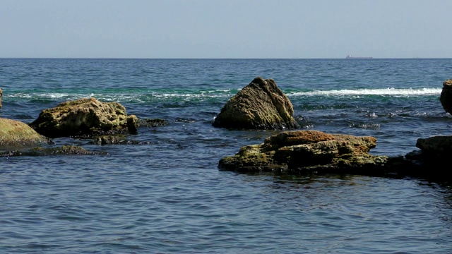 黑海的岩石海滩视频素材