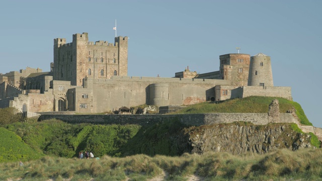 来自海滩的班堡城堡，诺森伯兰，英格兰，英国，欧洲视频素材