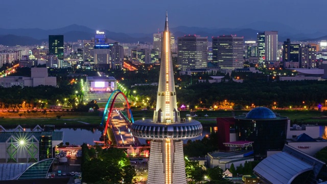 世博桥(著名旅游景点)夜景和大田市玉城谷的汉比特塔视频素材