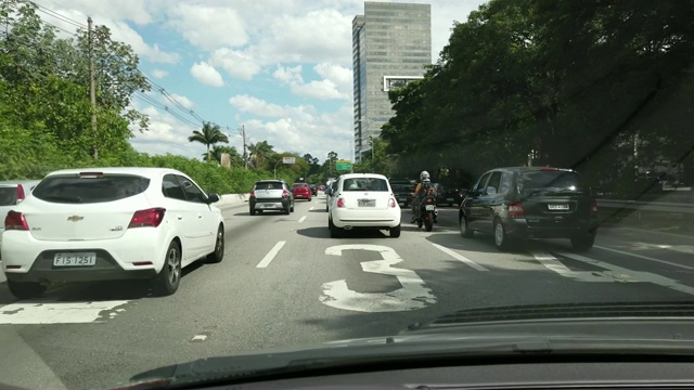 圣保罗 Marginal Pinheiros 的交通视频素材