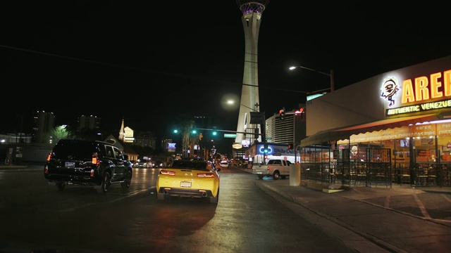 在夜晚驾车旅行，拉斯维加斯大道，拉斯维加斯，内华达州，美国，北美视频素材