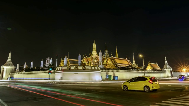 4K超拍:泰国曼谷翡翠佛寺寺或大皇宫，泰国曼谷城。一天晚上。视频素材