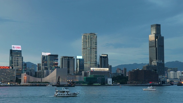 香港国际贸易中心及维多利亚港视频素材