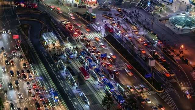 韩国首尔汉城站公交换乘中心夜景视频素材