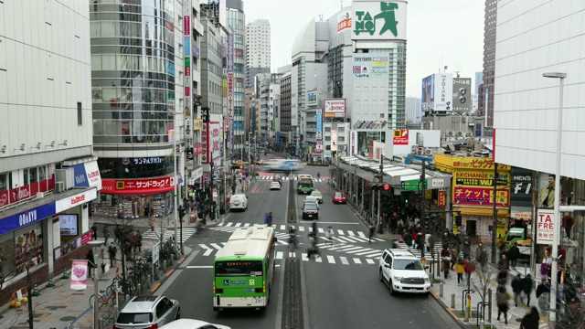 延时:行人在日本东京新宿购物视频素材