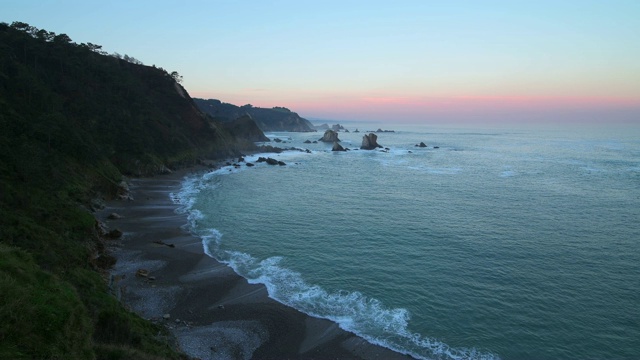 Silencio 海滩 (Playa del Silencio) 的日出。视频素材