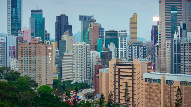 日落香港城市风景，交通，街道，山全景4k时间推移视频素材