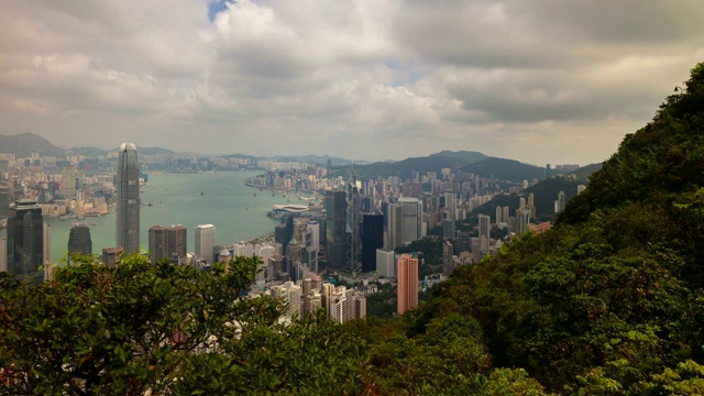 香港城市景观日光维多利亚港山顶视角全景4k时间推移视频素材