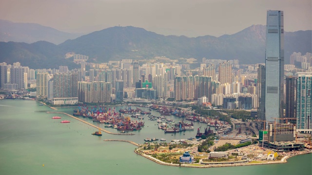 晴天香港市区九龙湾维多利亚山顶全景4k时间推移视频素材