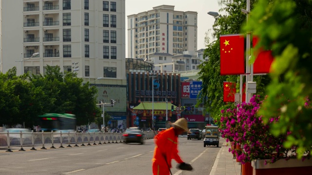 傍晚三亚城市交通街道全景4k时间推移海南岛中国视频素材