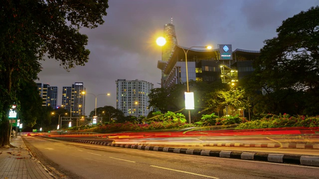 黄昏照亮吉隆坡城市交通街道全景4k时间间隔马来西亚视频素材