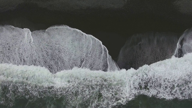 鸟瞰图海滩和海浪视频素材