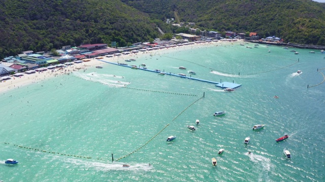 鸟瞰图的海滩与美丽的海在Koh larn岛在芭堤雅市泰国视频素材